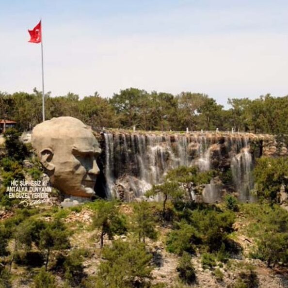 Antalya Girişi-Mustafa Kemal Atatürk 
Hiç şüphesiz Antalya dünyanın en güzel yeridir. sözü antalya girişi